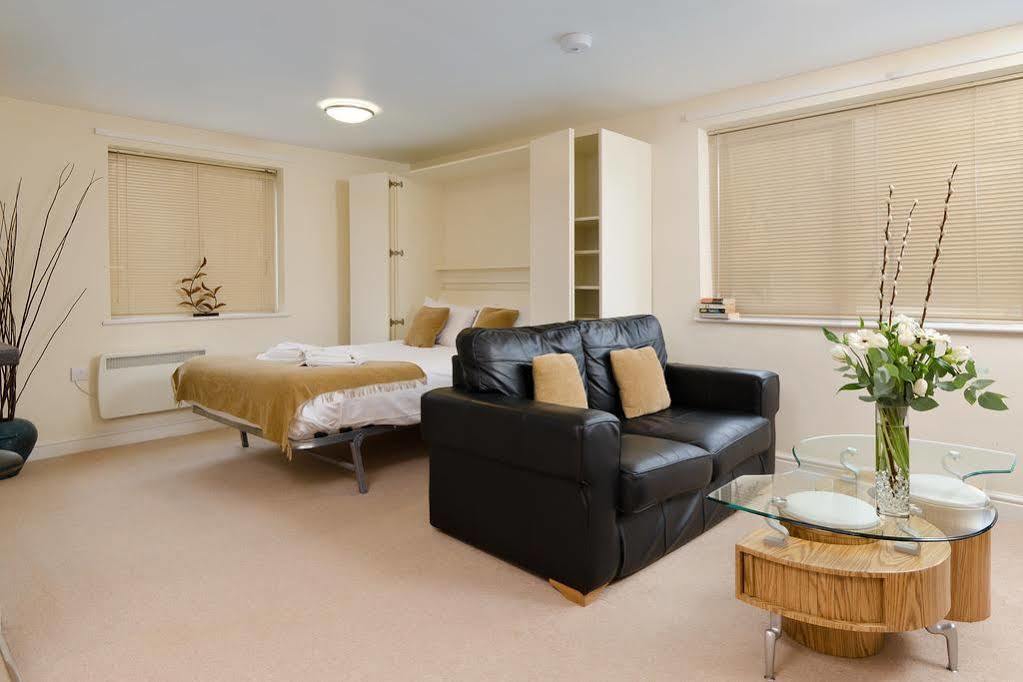 Your Stay Bristol Cotham Lawn Exterior foto